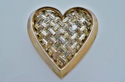 Trifari heart brooch by Alfred Philippe, large in gold gilt, 1951, American